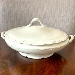Theodore Haviland , Limoges France Round Covered Veg. Bowl Embossed Rim